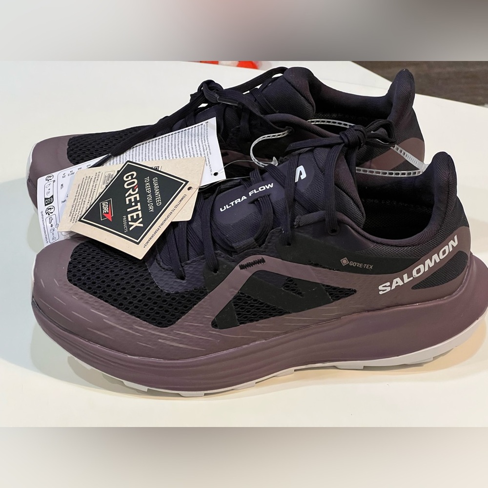 Brand new Salomon ULTRA FLOW GORE-TEX women sneakers size 8